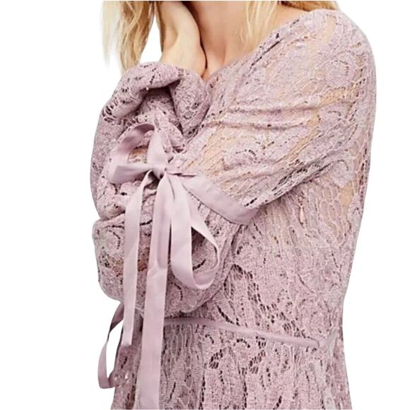 Free People Ruby Crochet Lace Mini Dress Mauve Size S * Dress ONLY - No Slip! - Picture 2 of 13